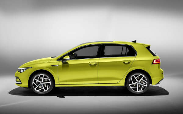 VW Golf 8 жёлтый