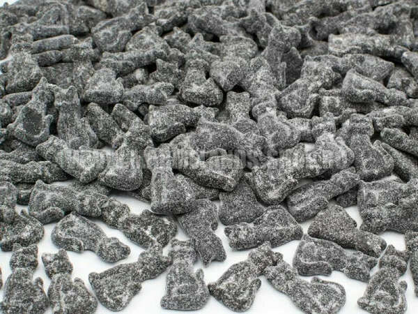 Лакричные кошки, много лакричных кошек