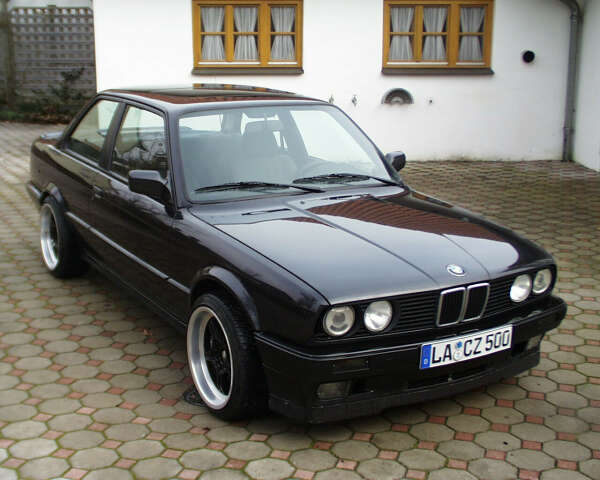 BMW E30
