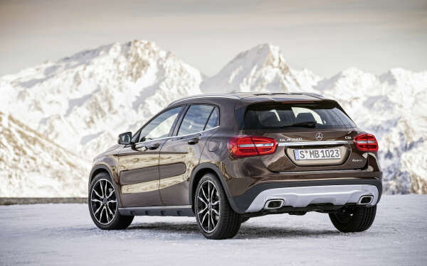 mercedes розовый
