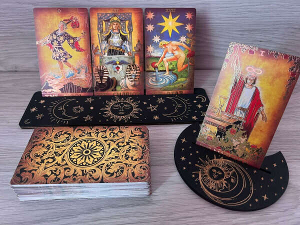 деревʼяні підставки для карт Таро🔮