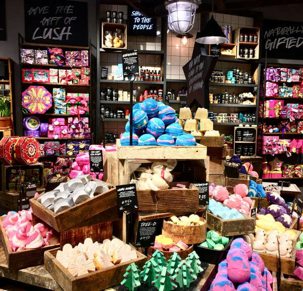 Lush — свежая косметика ручной работы