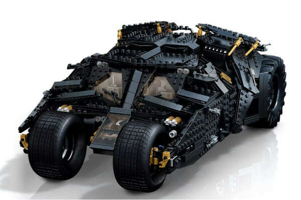 LEGO Super Heroes Бэтмобиль "Тумблер" 76240