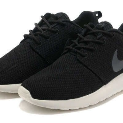 nike roshe run black