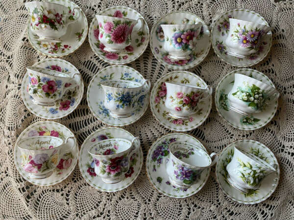 Royal Albert Flower of the Month до 2002