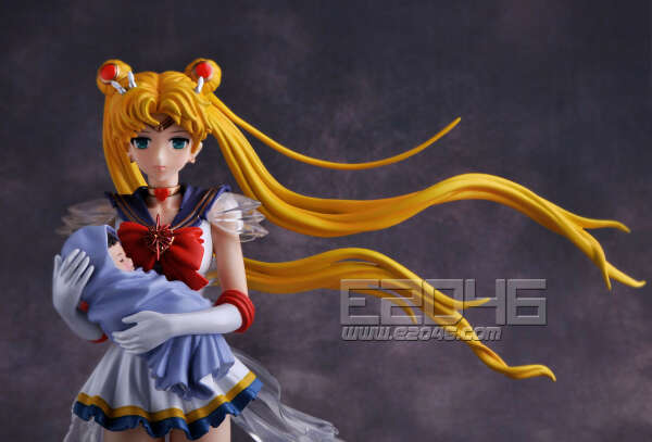 Super Sailor Moon with Baby Hotaru
