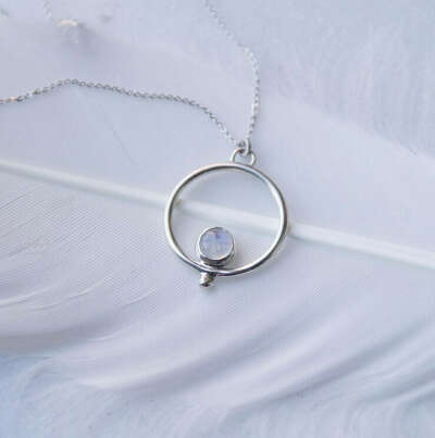 Necklaces > Necklace “Circle with a round gem” Buy from e-shop