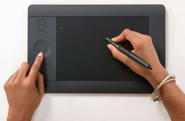 Графический планшет Wacom Intuos Pro S