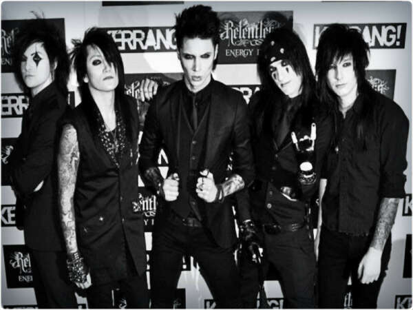 Хочу сходить на концерт Black Veil Brides.