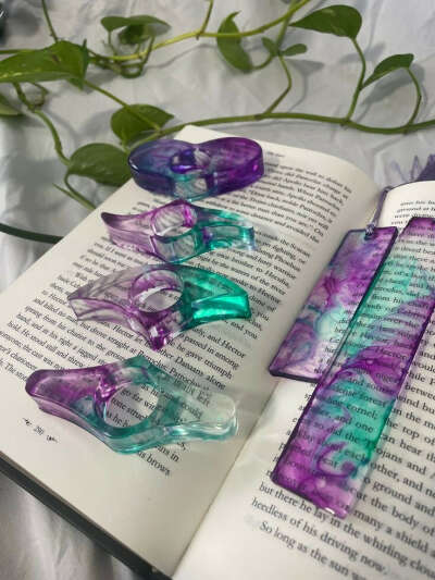 Держатель для книг и закладки