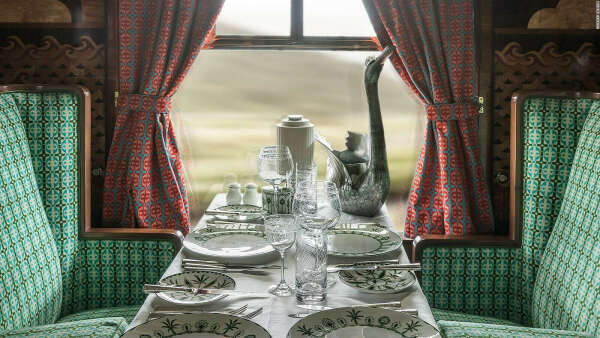 Прокатиться на поезде Belmond British Pullman