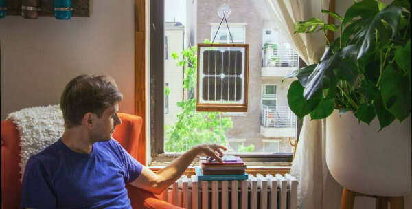 WINDOW SOLAR CHARGER