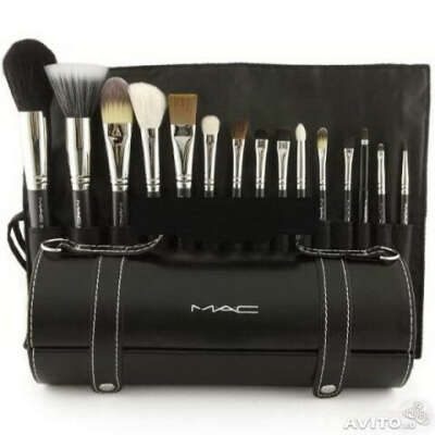 Набор кистей MAC
